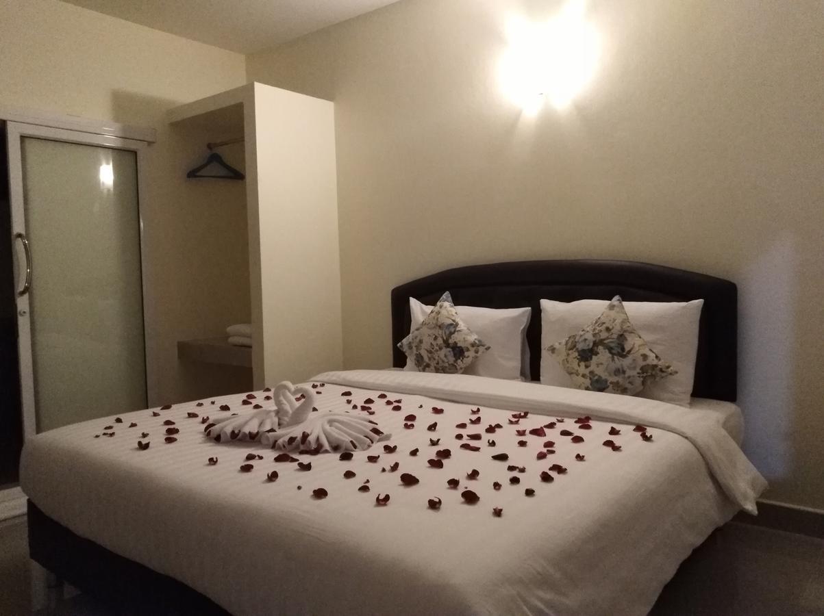 Appartamento Baan Kalaya Garden Ban Mai Esterno foto